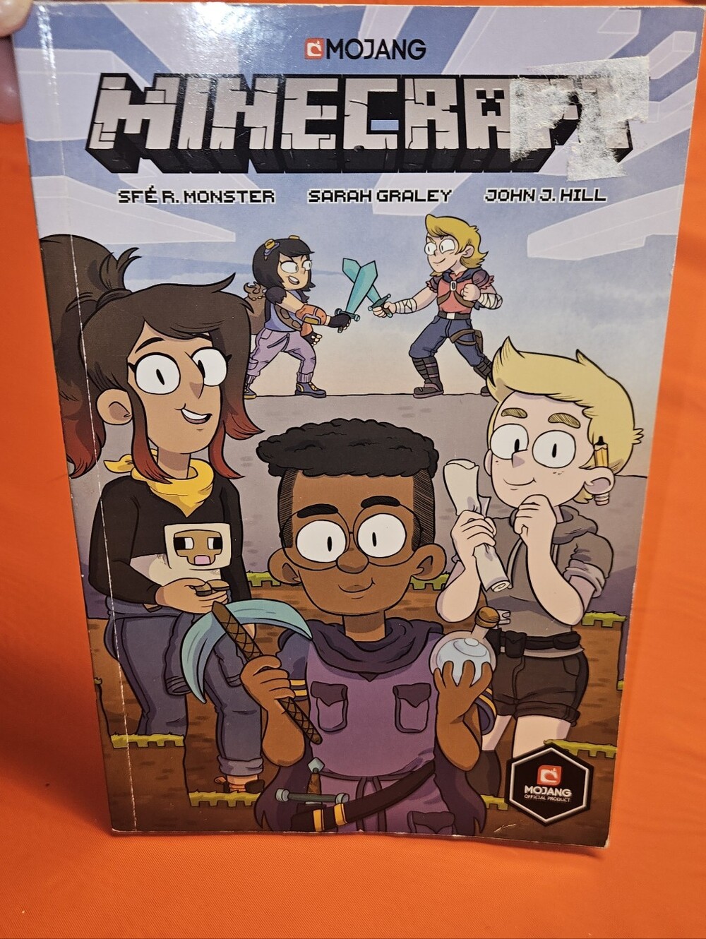 Minecraft Graphic Paperback Comic - 2019 Great Pre-Owned Condition